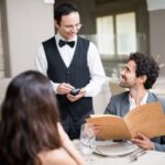 featured image for eating out on keto