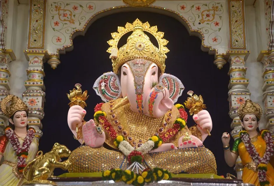 पुण्यातील मानाचे पाच गणपति 5 Most important Ganpati of Pune 7 dagdusheth halwai ganpati